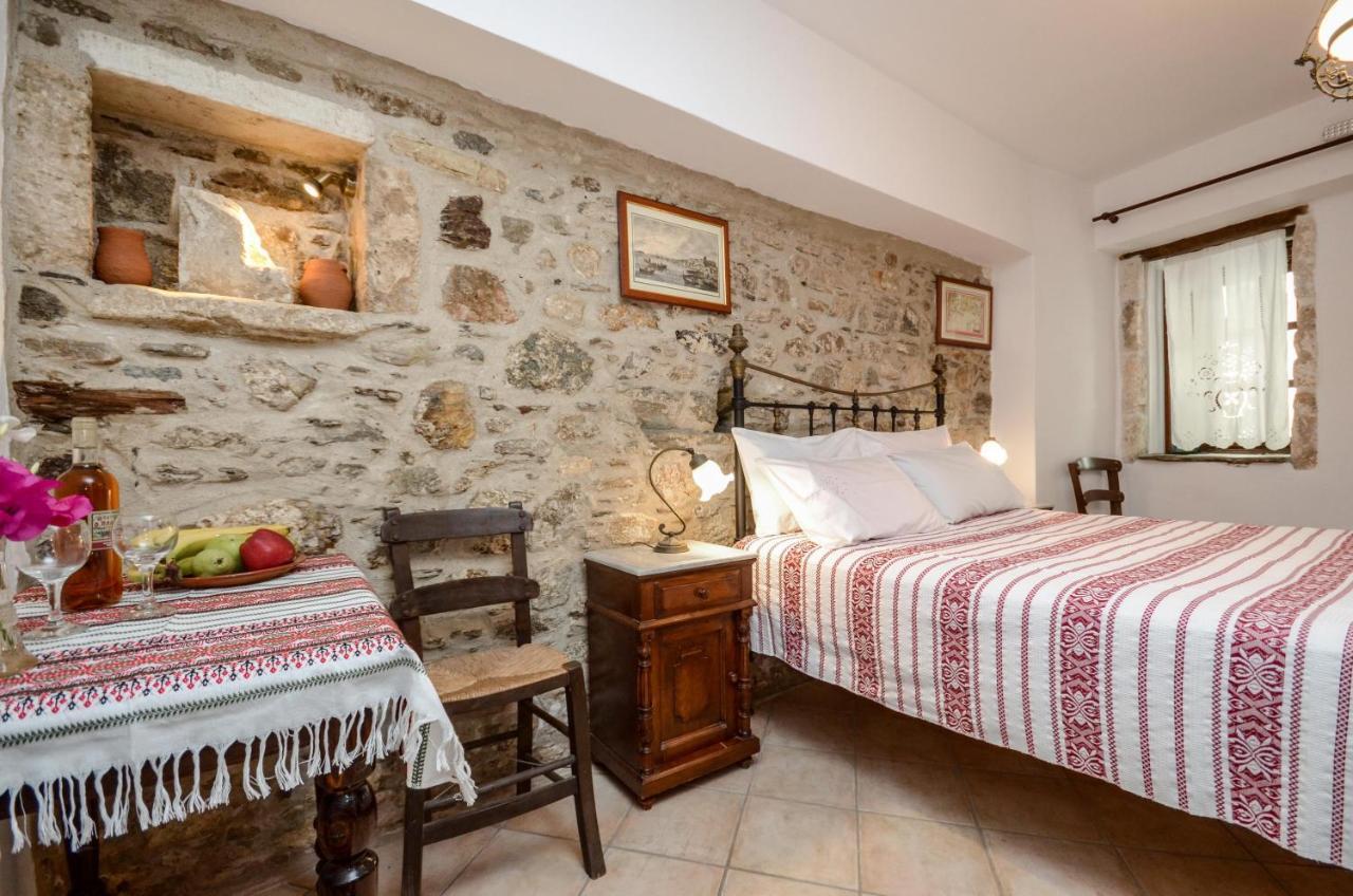 Venetiko Apartments Naxos City エクステリア 写真