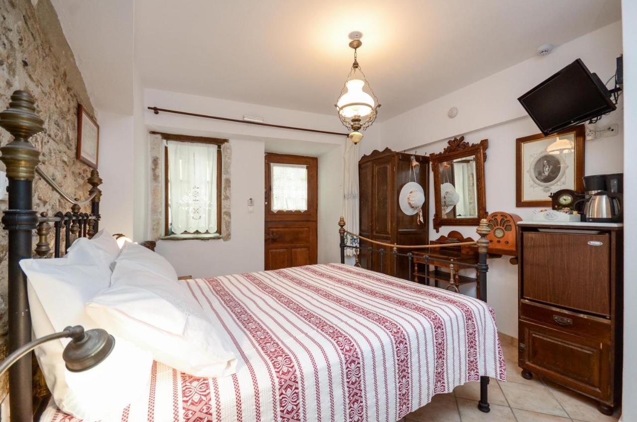 Venetiko Apartments Naxos City エクステリア 写真