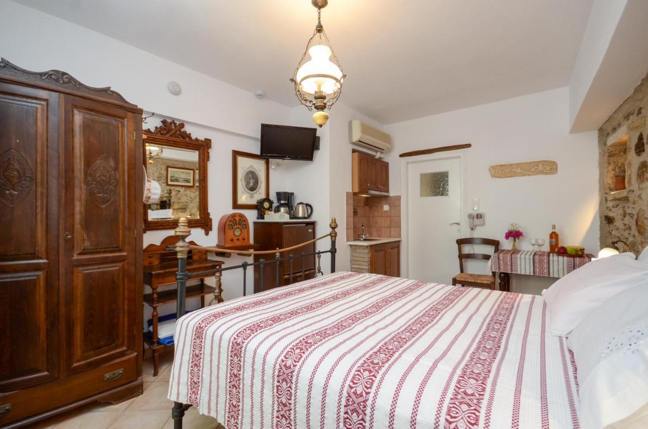 Venetiko Apartments Naxos City エクステリア 写真