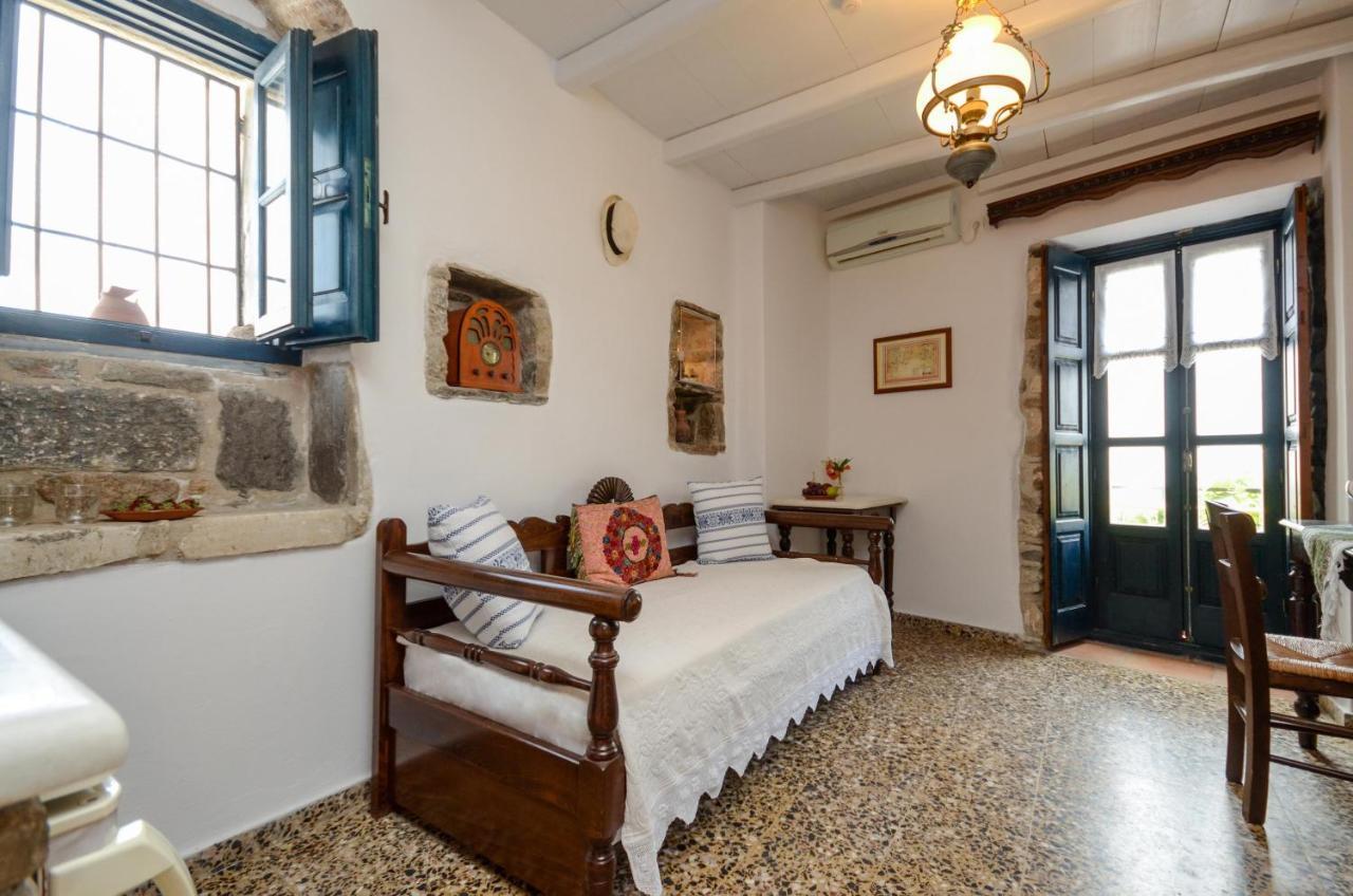 Venetiko Apartments Naxos City エクステリア 写真