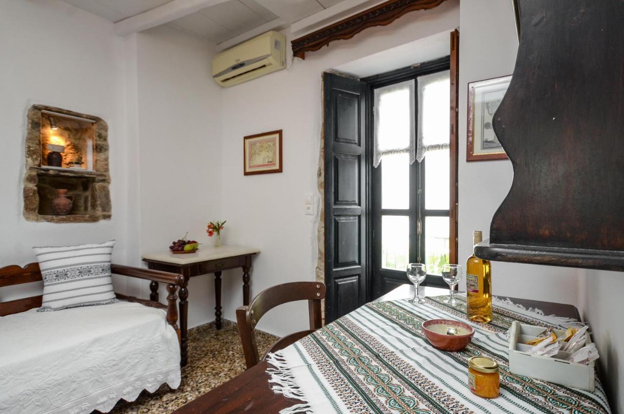 Venetiko Apartments Naxos City エクステリア 写真
