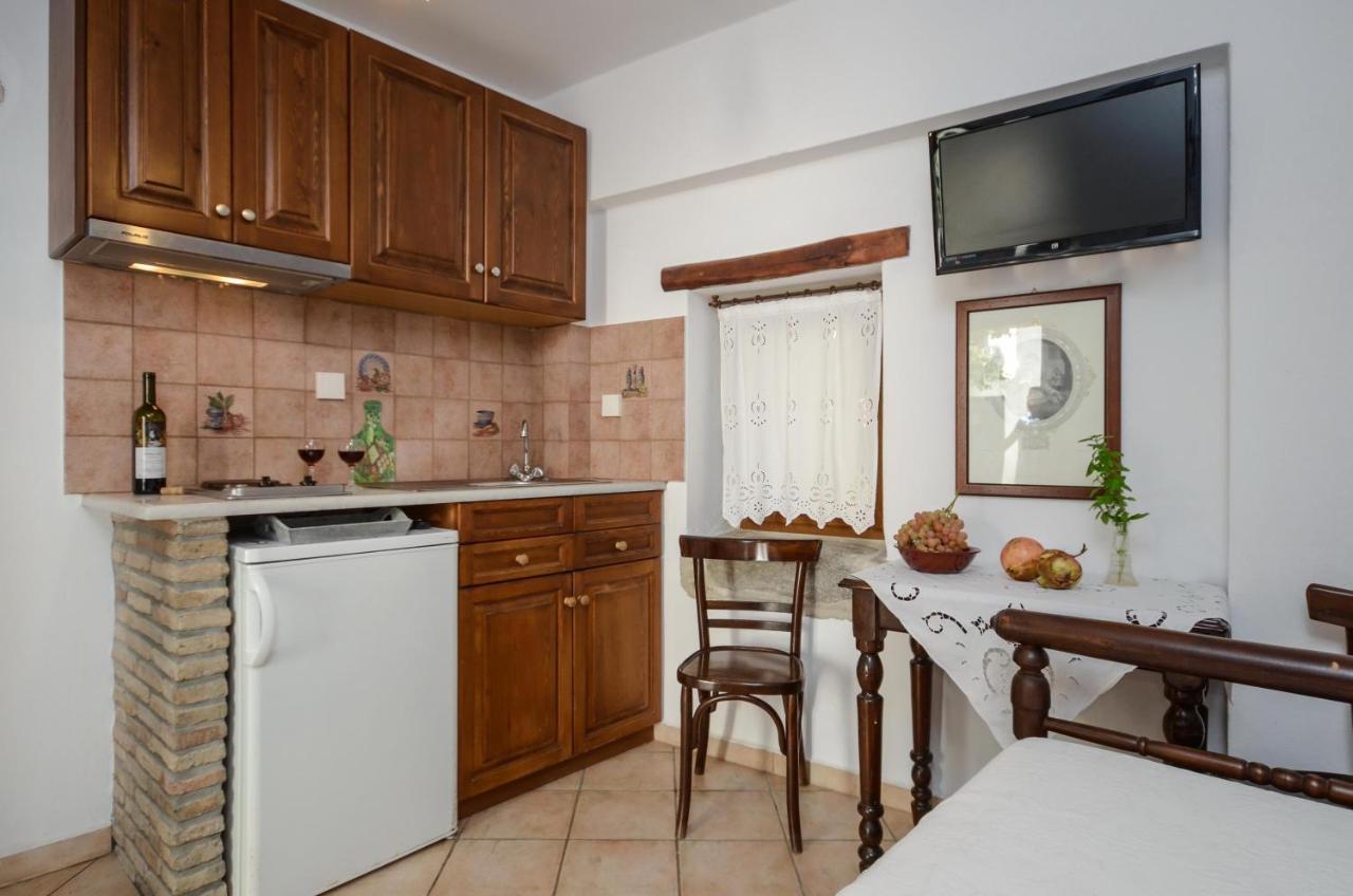 Venetiko Apartments Naxos City エクステリア 写真