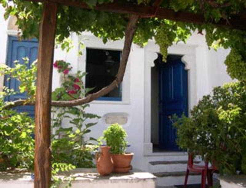 Venetiko Apartments Naxos City エクステリア 写真
